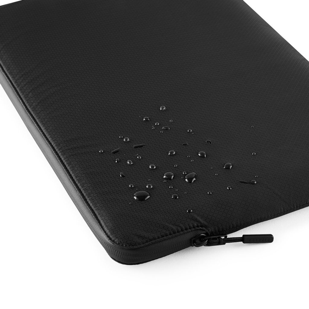 Pipetto Laptop Sleeve Ultra Lite Ripstop Memory Foam 13" Musta