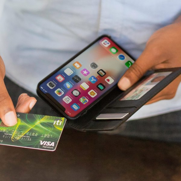 Twelve South iPhone Xr Lompakkokotelo Journal Musta