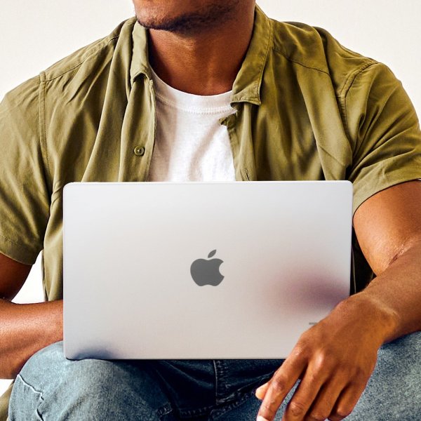 ZAGG MacBook Pro 16 M1 (A2485)/M2 (A2780)/M3 (A2991) - Suojakuori läpinäkyvä