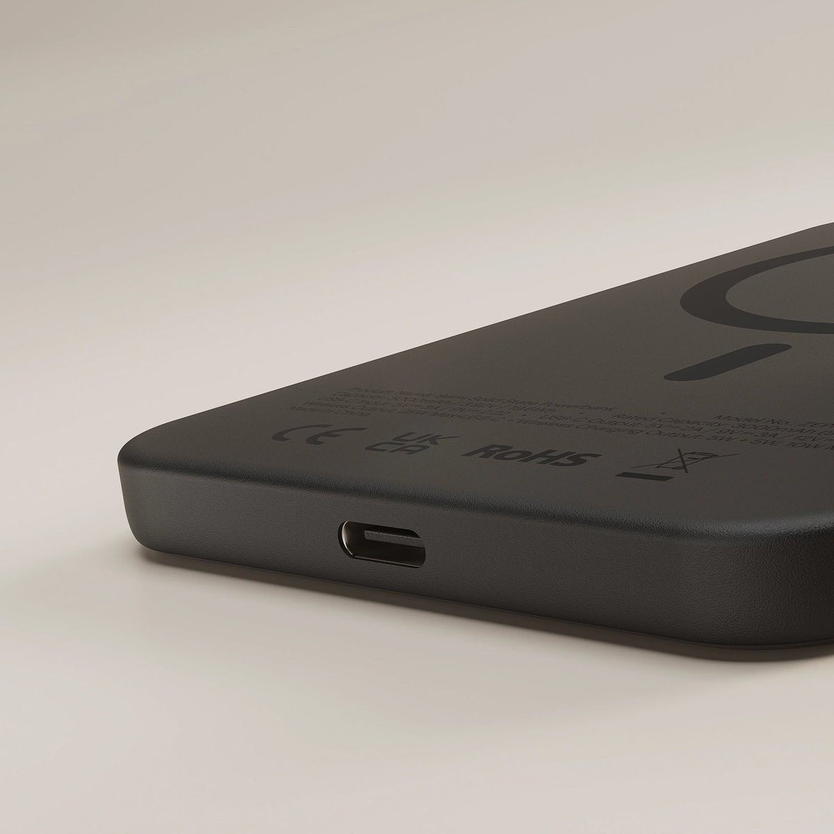 Zens Semi Solid State Powerbank Qi2.2 5 000 mAh Musta