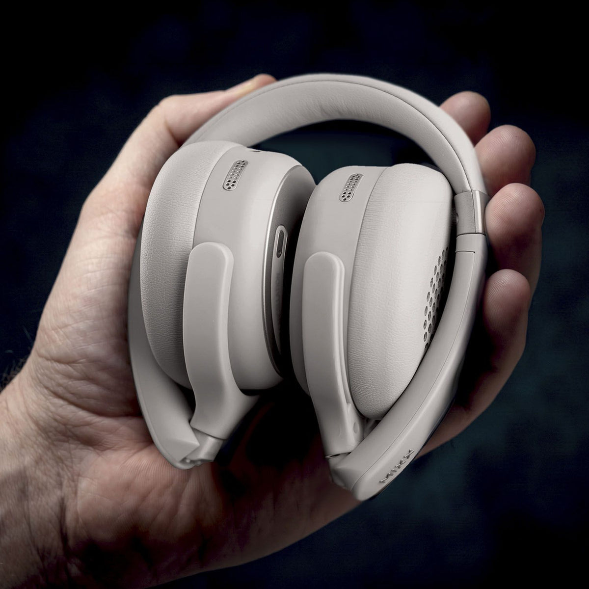 Mixx Trådlösa On-Ear Kuulokkeet StreamQ Go ANC Beige