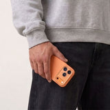 Tech-Protect iPhone 17 Pro/iPhone 18 Pro Kuori Uniq MagSafe Oranssi