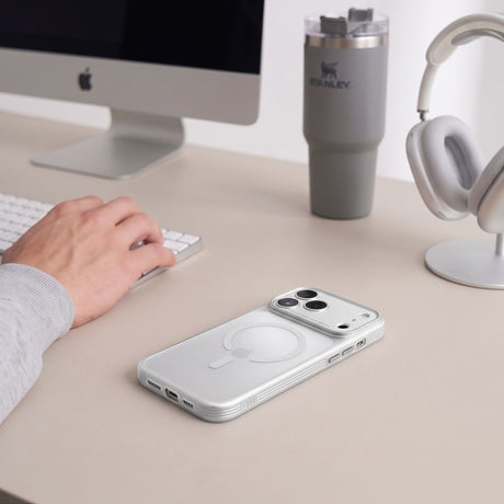 Tech-Protect iPhone 17 Pro/iPhone 18 Pro Kuori MagPrime MagSafe Mattaharmaa