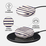 Burga AirPods 4 -kuori, Old Money -design