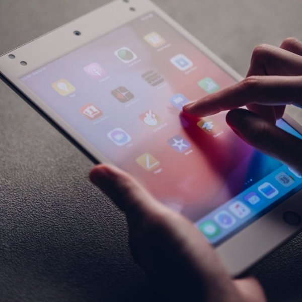 Moshi iPad Mini 2019 (5. sukupolvi) näytönsuoja iVisor AG Musta