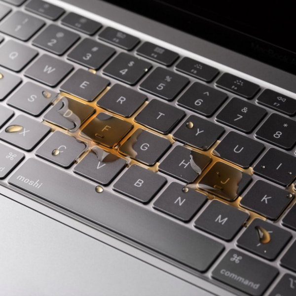 Moshi MacBook Air 13 (A2179, M1 A2337) näppäimistönsuoja