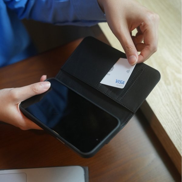 Moshi iPhone 15 Overture MagSafe Midnight Black -kotelo