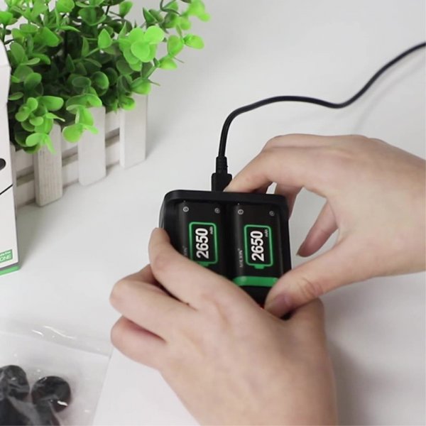 Aolion Akun Laturi Xbox Series X -ohjaimelle