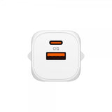 Spigen Essential -laturi, 35 W, 1xUSB-C, 1xUSB-A, valkoinen
