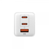 Spigen Essential-laturi 47W 2xUSB-C 1xUSB-A Valkoinen
