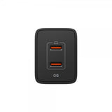 Spigen Essential -laturi 47W 2xUSB-C, musta