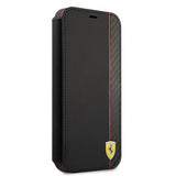 Ferrari iPhone 13 Carbon Effect Metal Logo Vertical Stripe Kotelo Musta