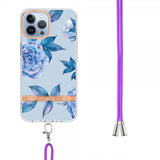 iPhone 13 Pro Max -kuoret kukkakuviolla ja hihnalla, siniset pionit