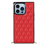 iPhone 13 Pro Square -suojakuori hihnalla, punainen