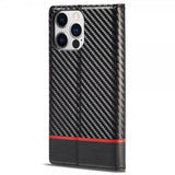 Lc.Imeeke iPhone 14 Pro -kuori hiilikuitukuvio punaisella vaakasuoralla raidalla