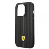 Ferrari iPhone 14 Pro Kuori Kohokuvioidut Raidat Punainen