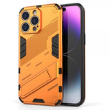 iPhone 15 Pro -kuoret oranssilla jalustalla