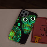 iPhone 15 Pro -kuori, jossa sininen pöllö -aihe