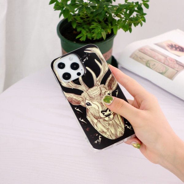 iPhone 15 Pro Kuoret Peura-kuvio
