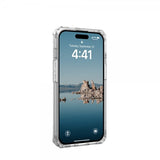 Urban Armor Gear (UAG) iPhone 15 -kuori, Plyo MagSafe, Ice Silver