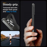 Spigen iPhone 16 Pro Max -suojakuori Liquid Air Mattamusta
