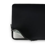 Pipetto MacBook Air 15 Sleeve Classic Fit Sleeve Musta