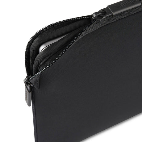Pipetto MacBook Pro 14/Air 13 Sleeve Classic Fit Sleeve Musta