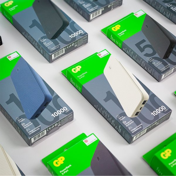 GP Powerbank Plus 10 000 mAh Musta