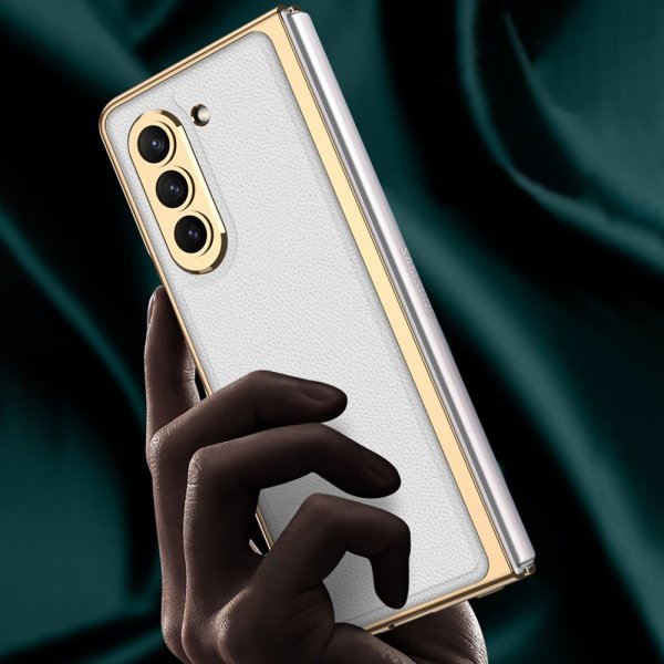 GKK Samsung Galaxy Z Fold 5 -kuori pinnoitetuilla reunoilla, valkoinen