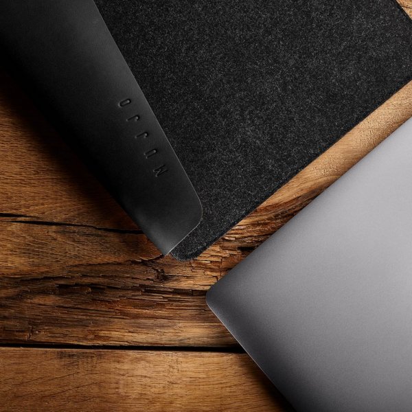Mujjo MacBook Sleeve 13" Musta