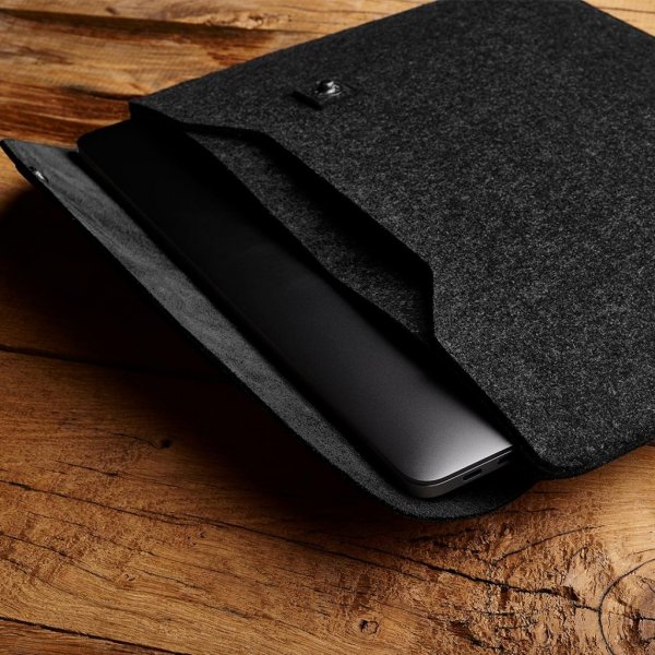 Mujjo MacBook Sleeve 13" Ruskea Musta