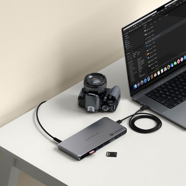 Satechi Thunderbolt 4 -telakointiasema DisplayLinkillä