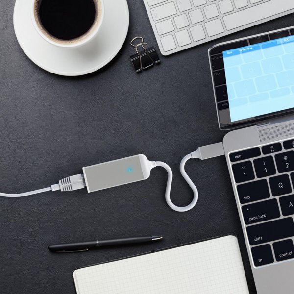 Satechi Type-C Gigabit Ethernet -sovitin hopea