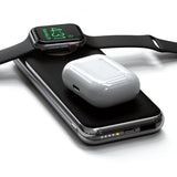 Satechi Quatro -varavirtalähde sisäänrakennetulla Qi-latauksella ja Apple Watch -latauksella