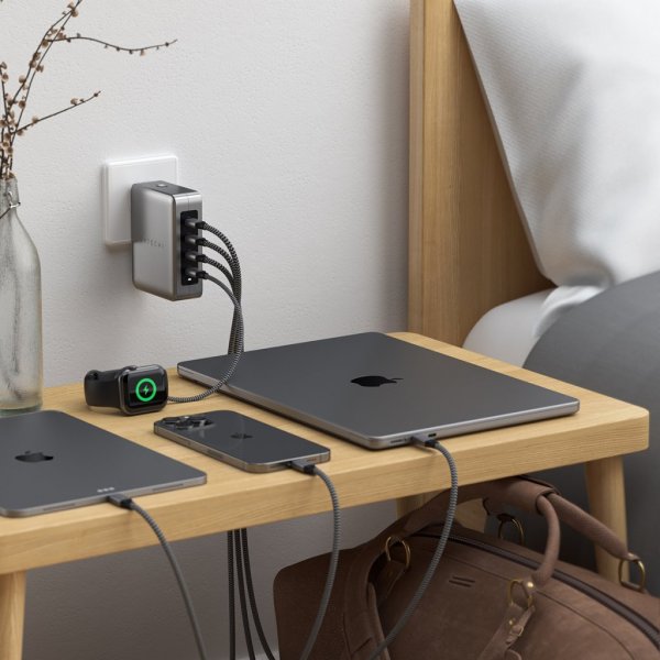 Satechi Laturi 145W USB-C 4-porttinen GaN-matkalaturi