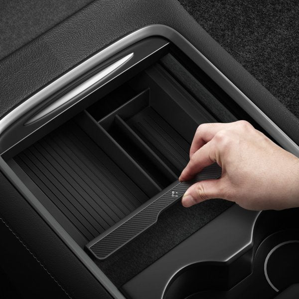 Spigen Tesla Model 3/Model Y -keskikonsolin järjestelylokero