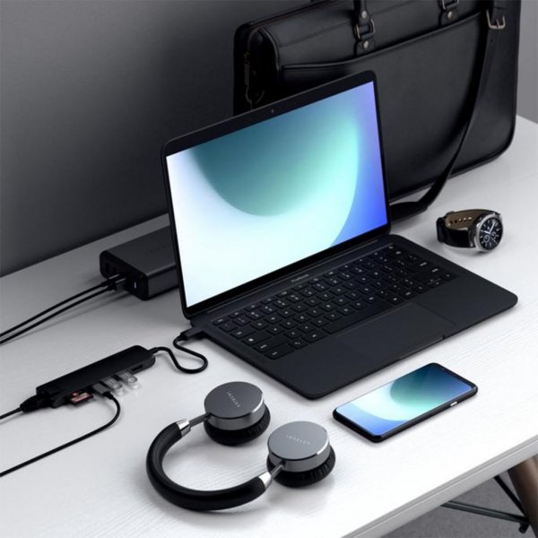 Satechi Slim USB-C MultiPort Ethernet-liitännällä hopea