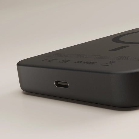 Zens Semi Solid State Powerbank Qi2.2 10 000 mAh Musta