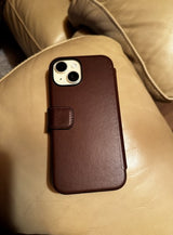 Nomad iPhone 15 Modern Leather Folio -kotelo, ruskea