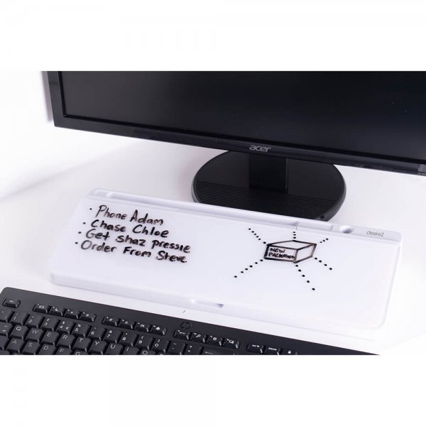 Kynäkotelo jossa on valkotaulu