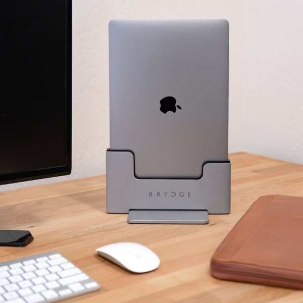 Vertical Dock varten Macbook Pro 13" Space Gray